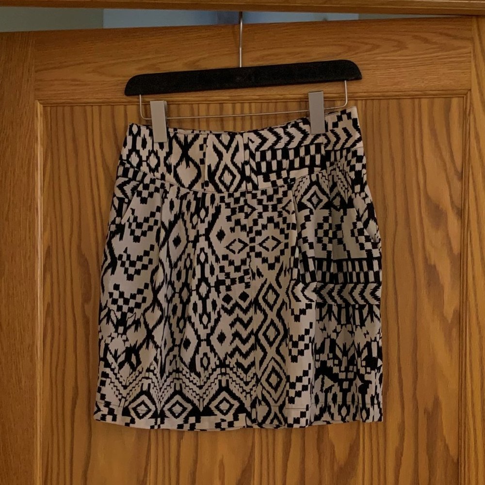 Sparkle & Fade geometric patterned skirt